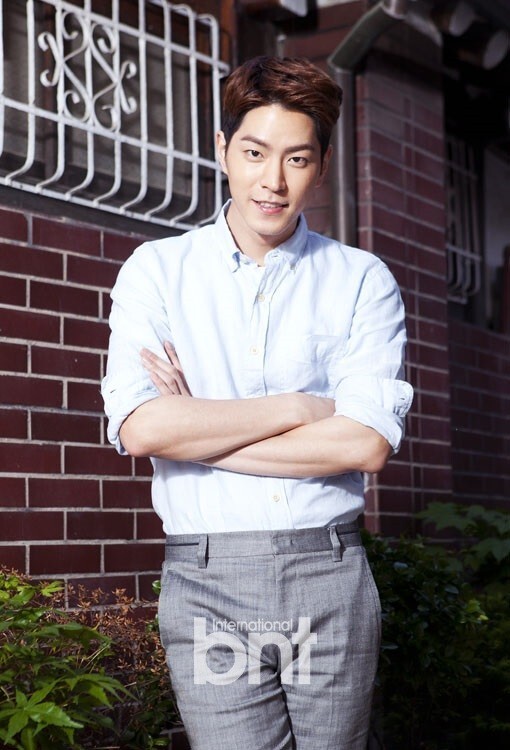 首次挑战反派角色的洪宗玄展现了强势的演技变身 首次挑战反派角色的洪宗玄展现了强势的演技变身