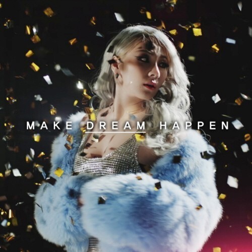 2NE1成员CL日前替美妆品牌拍摄新一年度广告