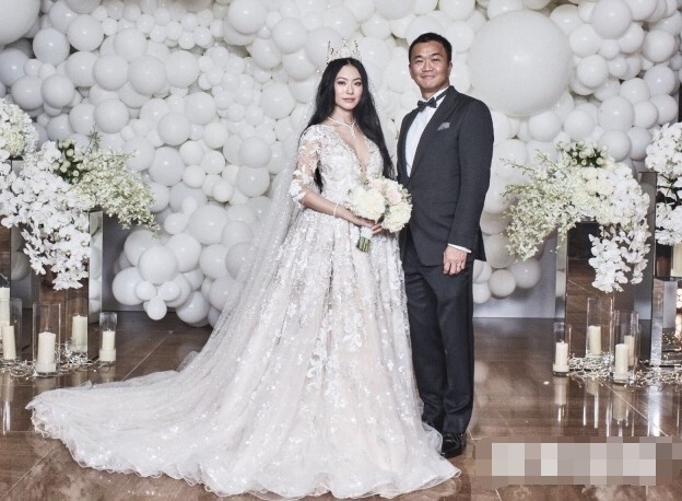 黄婉佩于上周五甩嫁新加坡富商? 黄婉佩于上周五甩嫁新加坡富商?