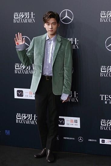 李易峰糖果色亮相时尚年度人物风云盛典？
