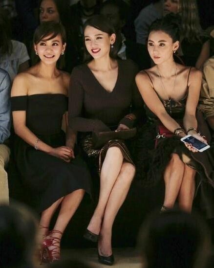 陈乔恩现身米兰时装周，陈乔恩难道在逆生长吗?