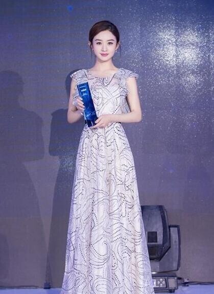 赵丽颖获得摘得年度什么女艺人奖? 赵丽颖获得摘得年度什么女艺人奖?