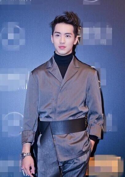 许魏洲了出席《芭莎男士》2016年度风云人物盛典? 许魏洲了出席《芭莎男士》2016年度风云人物盛典?