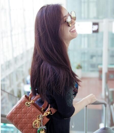 倪妮东京出发赴巴黎看秀为什么笑的那个灿烂? 倪妮东京出发赴巴黎看秀为什么笑的那个灿烂?