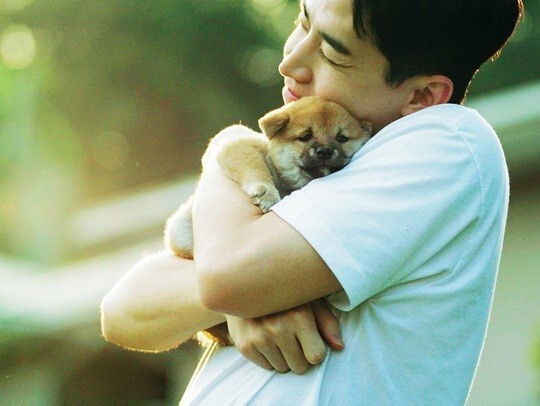 Henry推出的全新自创曲《Real Love》音源於今日正式发行