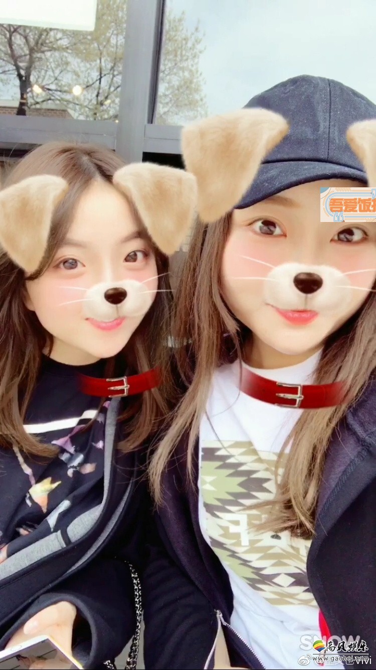 王中磊女儿王文也在微博晒出一组和闺蜜搞怪卖萌的美照 王中磊女儿王文也在微博晒出一组和闺蜜搞怪卖萌的美照