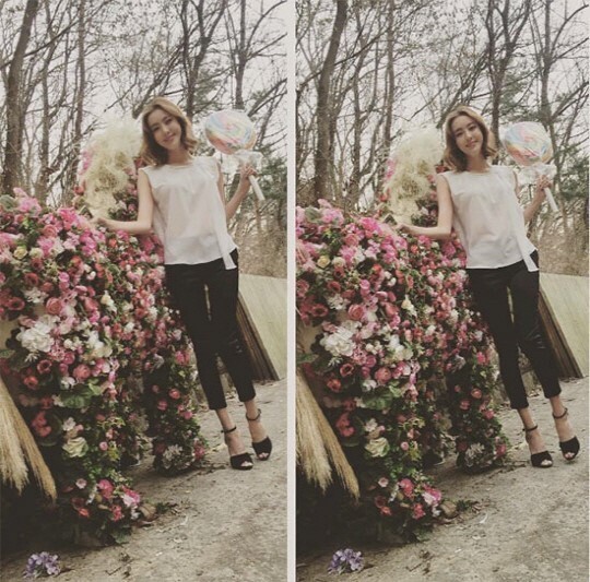 演员李多喜在个人Instagram上公开了一组照片 演员李多喜在个人Instagram上公开了一组照片