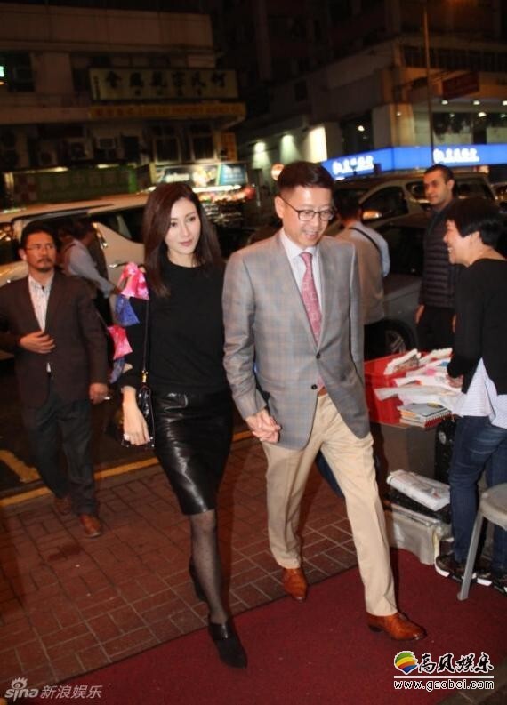 大年初二晚，许晋亨李嘉欣夫妇现身福临门