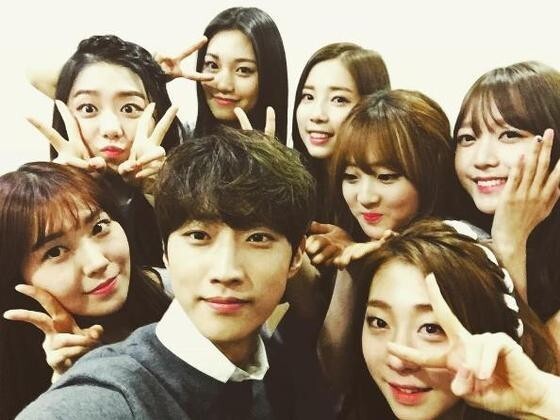 振永公开和Mnet选秀节目《Produce 101》练习生的合照 振永公开和Mnet选秀节目《Produce 101》练习生的合照