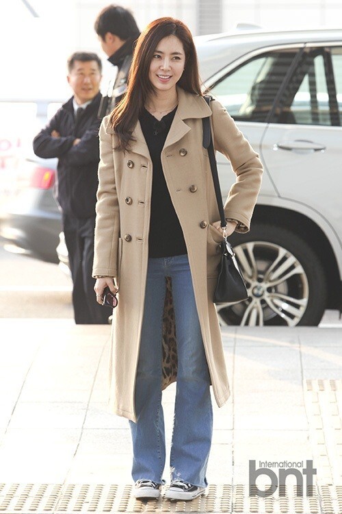 21日上午韩国演员韩彩雅前往丹麦拍摄《浪漫的一周第三季》 21日上午韩国演员韩彩雅前往丹麦拍摄《浪漫的一周第三季》