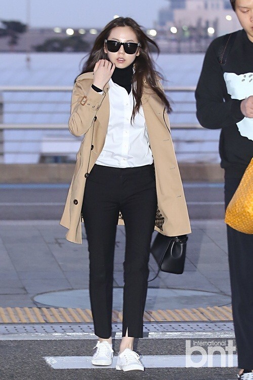 18日下午韩国演员安昭熙前往澳大利亚参与电影《单身骑手》拍摄 18日下午韩国演员安昭熙前往澳大利亚参与电影《单身骑手》拍摄