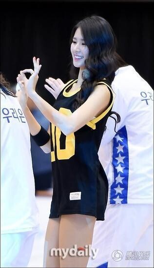 韩国女子组合HELLOVENUS亮相韩国女子篮球联赛全明星赛 韩国女子组合HELLOVENUS亮相韩国女子篮球联赛全明星赛