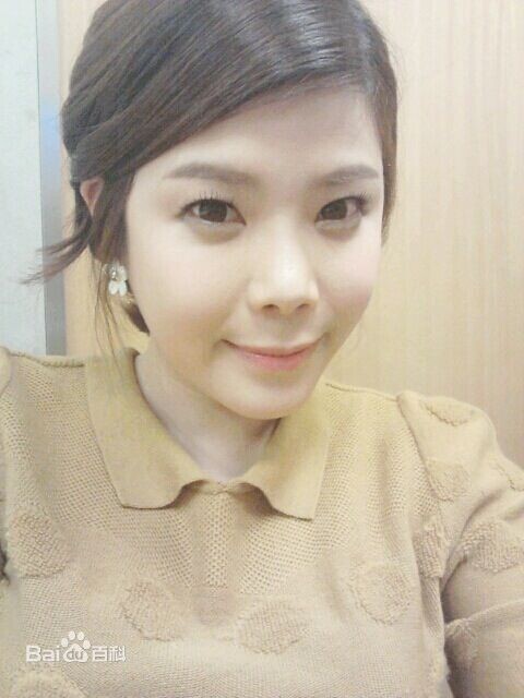 韩国女歌手LYN是哪一年出生的？