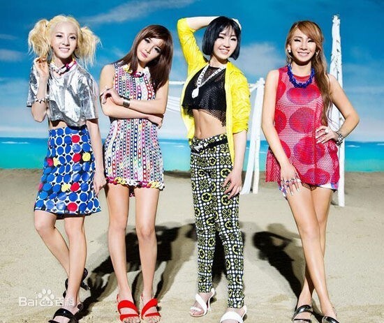 韩国女子流行演唱组合2NE1简介