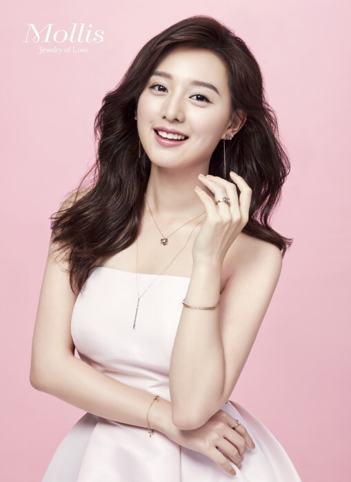 金智媛成为韩国珠宝品牌Mollis的新代言人