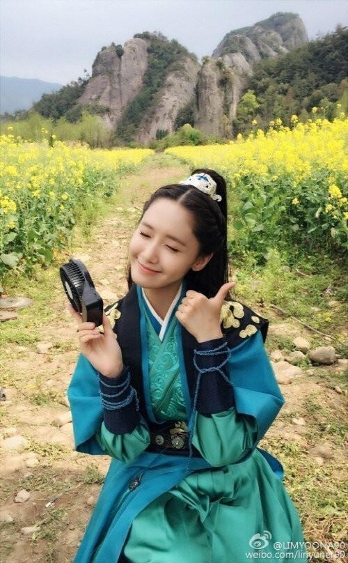 少女时代允儿为自己出演的电视剧《武神赵子龙》宣传