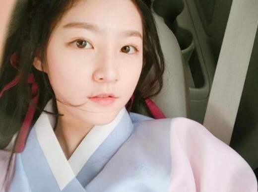 韩国女演员金赛纶剧中大变身 身穿韩服端庄优雅