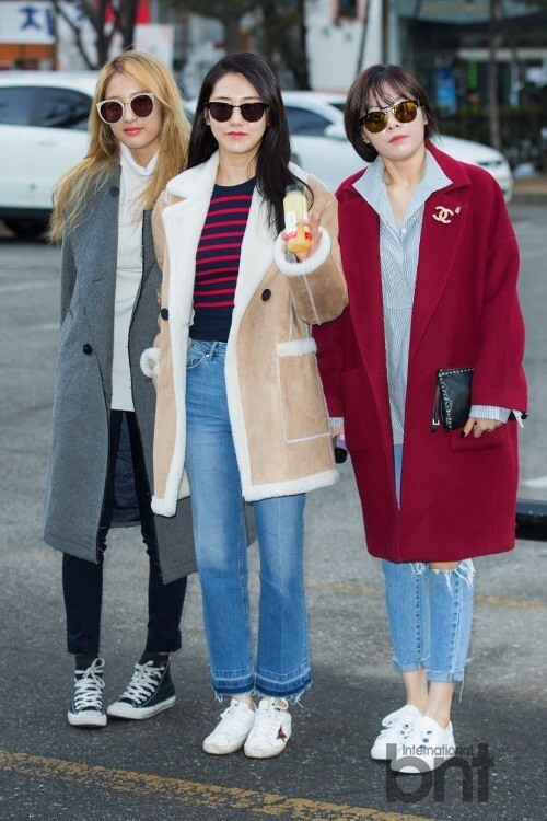 《音乐银行》上班路上,各女子团体纷纷亮相 《音乐银行》上班路上,各女子团体纷纷亮相