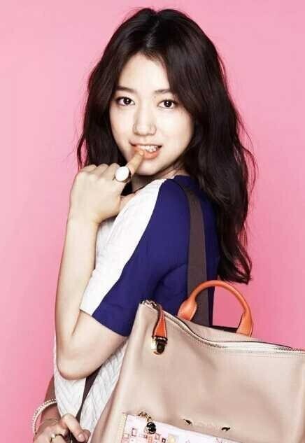 韩国女演员、歌手朴信惠是哪一年出生的？