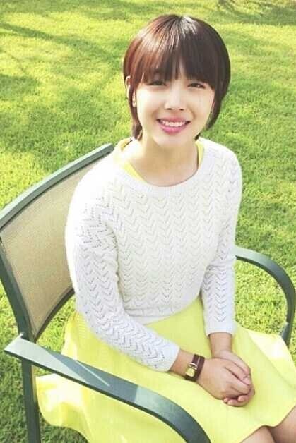 韩国女歌手、演员、主持人崔雪莉（Sulli）是哪年出生的？