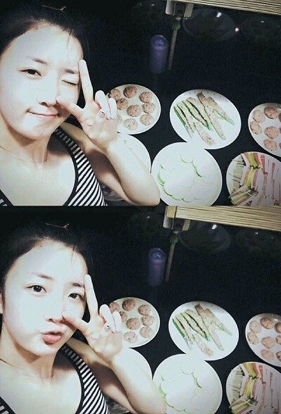 尹普美2月6日在Apink官方SNS账号上传了自己的日常生活照 尹普美2月6日在Apink官方SNS账号上传了自己的日常生活照