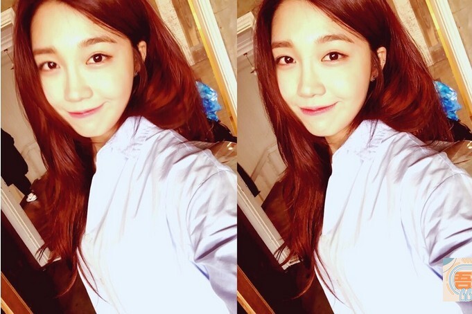 韩国女团Apink自拍留言称想念粉丝 正为专辑忙碌中 韩国女团Apink自拍留言称想念粉丝 正为专辑忙碌中