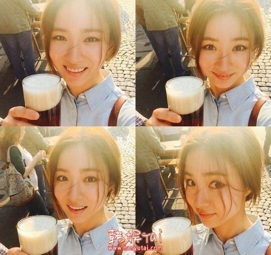 韩星申世京街头哈啤 天真无邪面若桃花 韩星申世京街头哈啤 天真无邪面若桃花