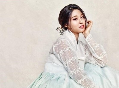 组合AOA成员雪炫传达了独特的新春问候,引发网友热议。 组合AOA成员雪炫传达了独特的新春问候,引发网友热议。