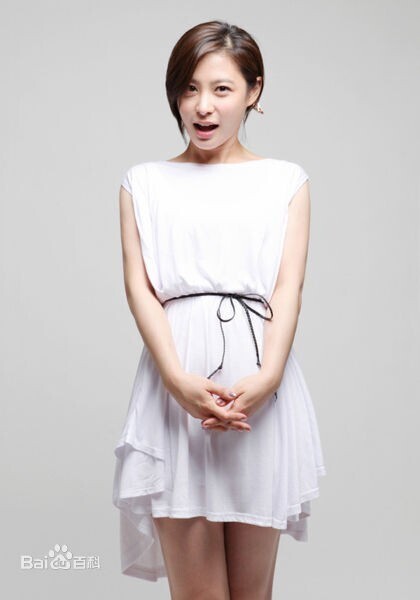 韩国知名女艺人朴喜本曾经是哪个女团成员？