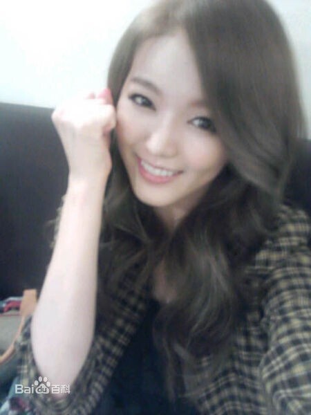 韩国歌手、演员、主持人朴美妍是那个学校毕业的？