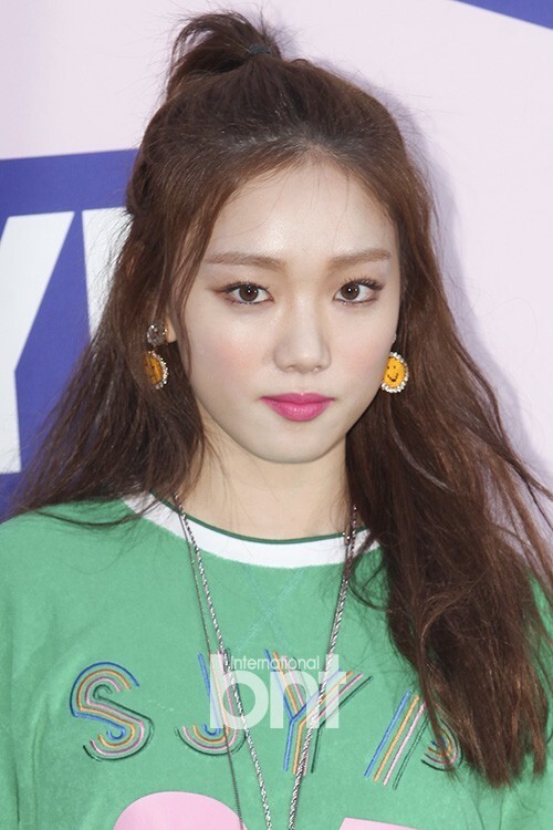 韩星李圣经确定出演SBS新剧《DOCTORS》 与朴信惠对戏 引人期待 韩星李圣经确定出演SBS新剧《DOCTORS》 与朴信惠对戏 引人期待