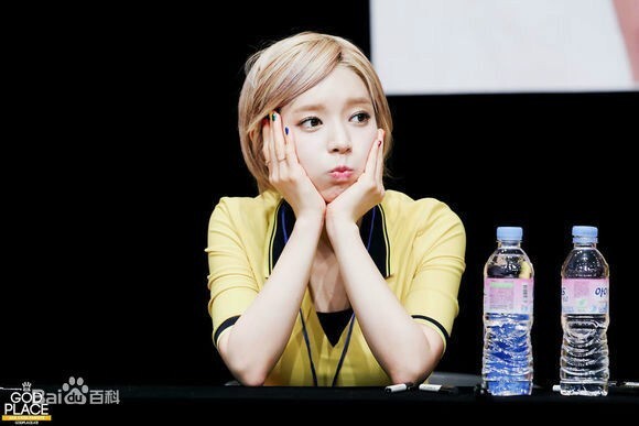 AOA朴草娥在队里是担当什么的？