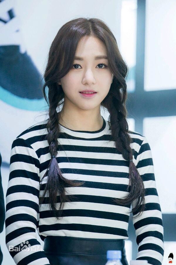 AOA的权珉阿身高是多少呢? AOA的权珉阿身高是多少呢?