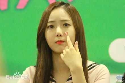 韩国女团Gfriend黄恩菲是什么时候出道的? 韩国女团Gfriend黄恩菲是什么时候出道的?