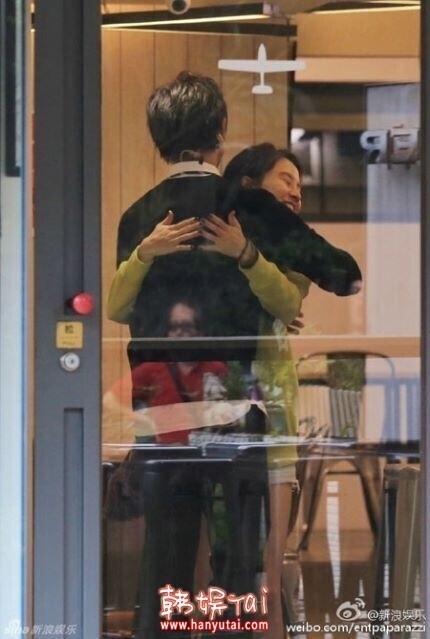 《我们相爱吧第二季》宋智孝-陈柏霖台北街头约会,“甜蜜拥抱如现实恋人” 《我们相爱吧第二季》宋智孝-陈柏霖台北街头约会,“甜蜜拥抱如现实恋人”