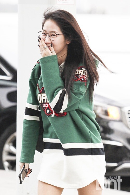 韩国女子组合SISTAR成员韶宥通过仁川机场出国 韩国女子组合SISTAR成员韶宥通过仁川机场出国