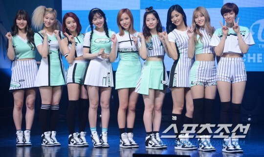 TWICE与I.O.I活动期相撞 定延称约好Somi在电视台见 TWICE与I.O.I活动期相撞 定延称约好Somi在电视台见