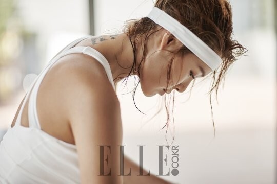 时尚杂志《ELLE》发布歌手嘉熙写真照 公开嘉熙近况和健身秘诀 时尚杂志《ELLE》发布歌手嘉熙写真照 公开嘉熙近况和健身秘诀