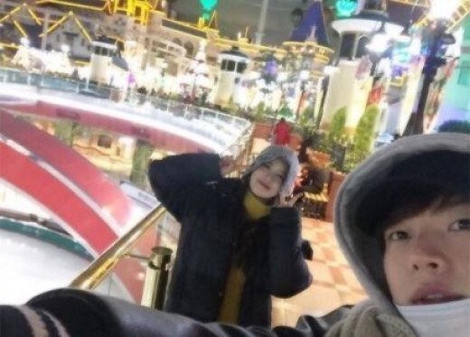 演员安宰贤公开了与未婚妻具惠善一起拍摄的照片 演员安宰贤公开了与未婚妻具惠善一起拍摄的照片