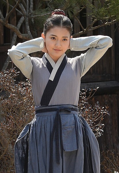 韩国童星郑多彬拍摄《狱中花》的幕后花絮照公开