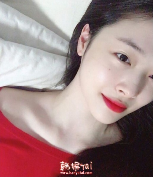 演员崔雪莉透露了自己手机丢失 或另有"引情"？