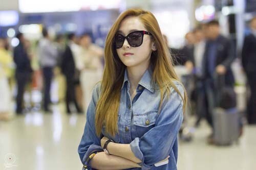 韩国女歌手、演员、设计师郑秀妍的身高是多高？