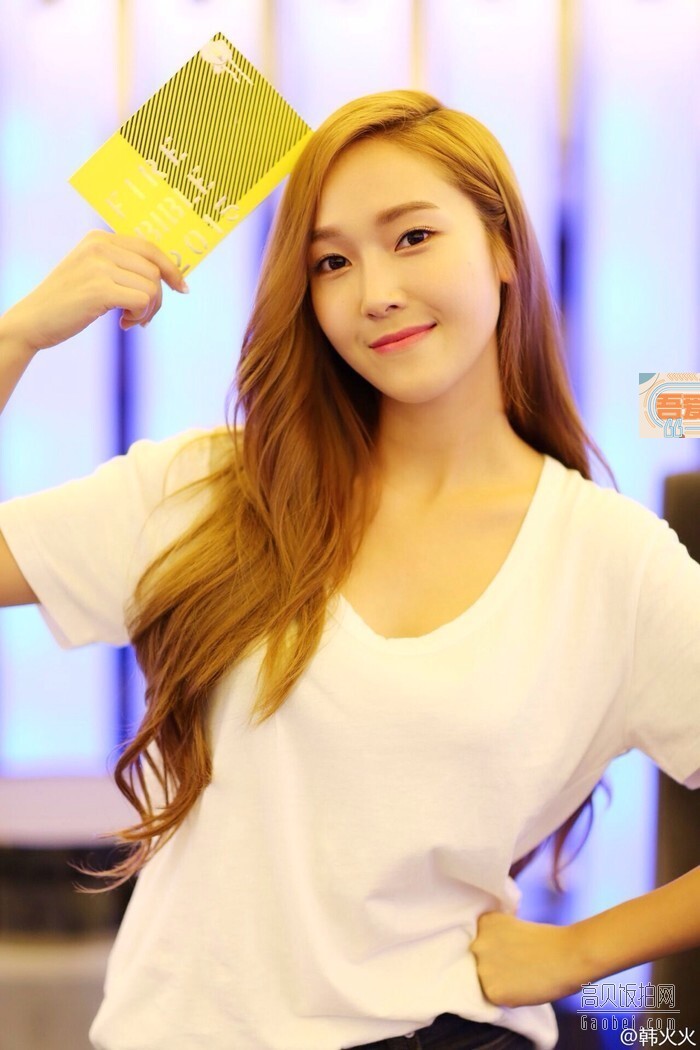 韩国女歌手、演员、设计师郑秀妍毕业于哪所学校？