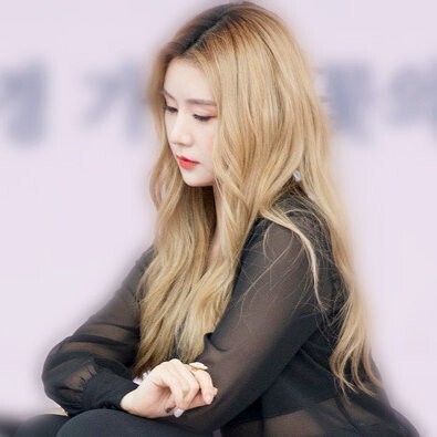 韩国女团FIESTAR曹璐第一张个人专辑叫什么名字? 韩国女团FIESTAR曹璐第一张个人专辑叫什么名字?