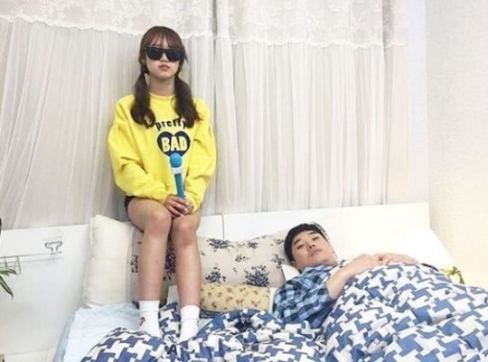 I.O.I崔有贞INS公开《SNL》拍摄剧照 独特床戏照具花样魅力 I.O.I崔有贞INS公开《SNL》拍摄剧照 独特床戏照具花样魅力