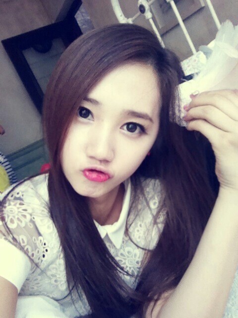 女团Hello Venus前成员刘雅拉是什么时候出生的？