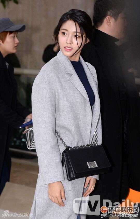 AOA结束在中国的活动经由金浦机场返回韩国 AOA结束在中国的活动经由金浦机场返回韩国