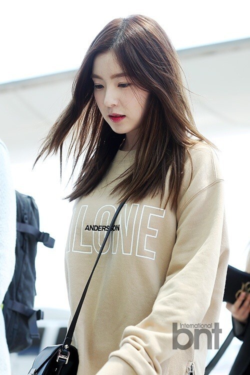 女子组合Red Velvet飞中国参加博览会 青春活泼可爱迷人 女子组合Red Velvet飞中国参加博览会 青春活泼可爱迷人