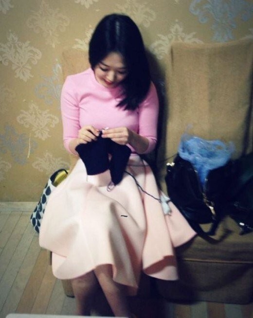 雪莉通过instagram留言:“崔真理是荆棘路。” 雪莉通过instagram留言:“崔真理是荆棘路。”