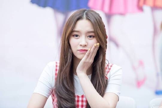 韩国女团CLC成员庄锭欣的身高是多高? 韩国女团CLC成员庄锭欣的身高是多高?